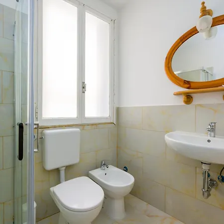 Kyra's House דירה *