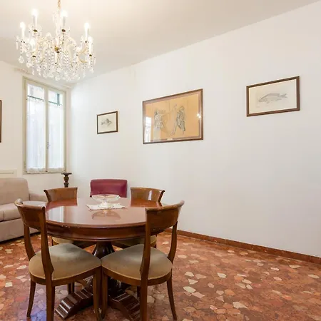 Апартаменты Kyra's House